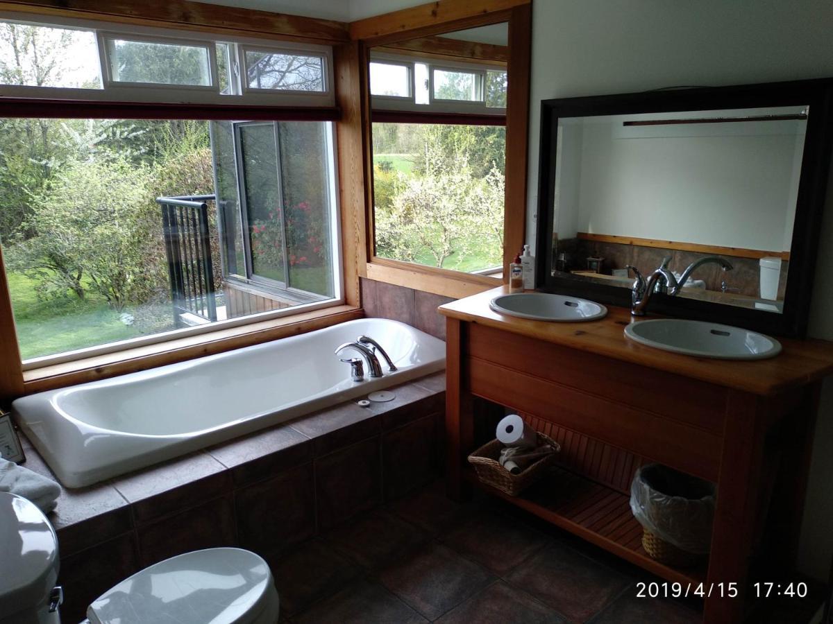 Harrison Hammond House Farmstay Harrison Mills Exteriör bild