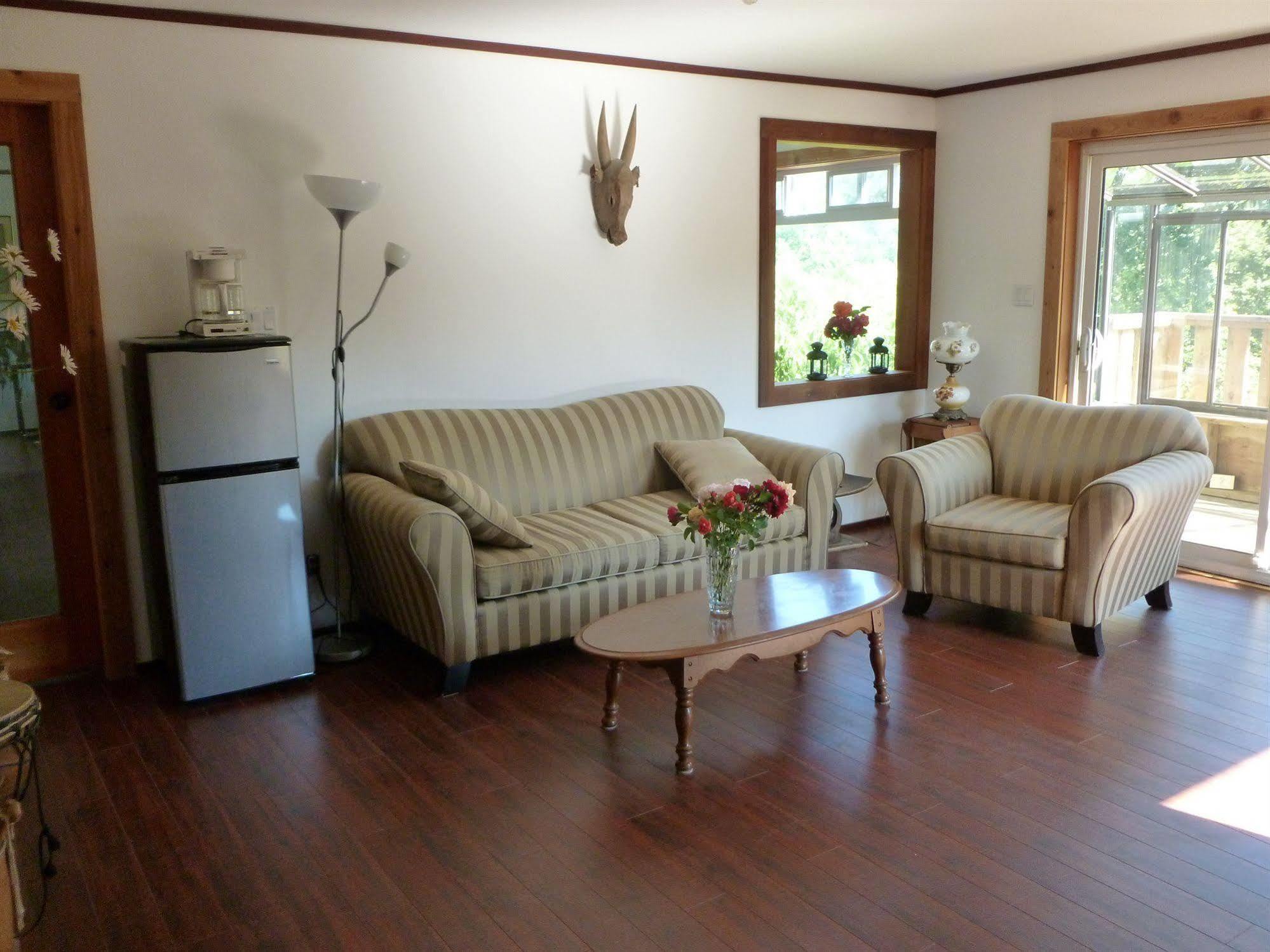 Harrison Hammond House Farmstay Harrison Mills Exteriör bild