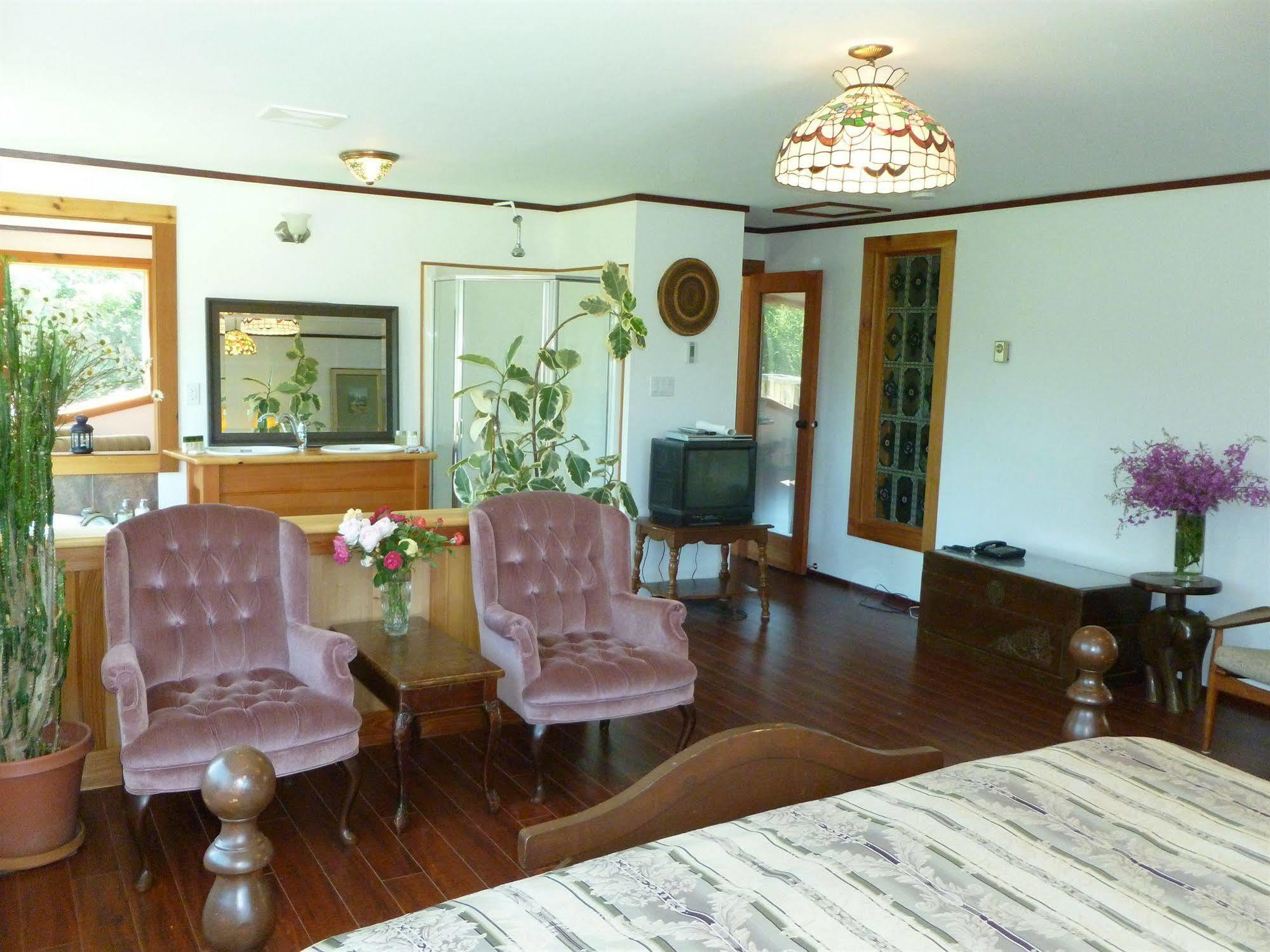 Harrison Hammond House Farmstay Harrison Mills Exteriör bild